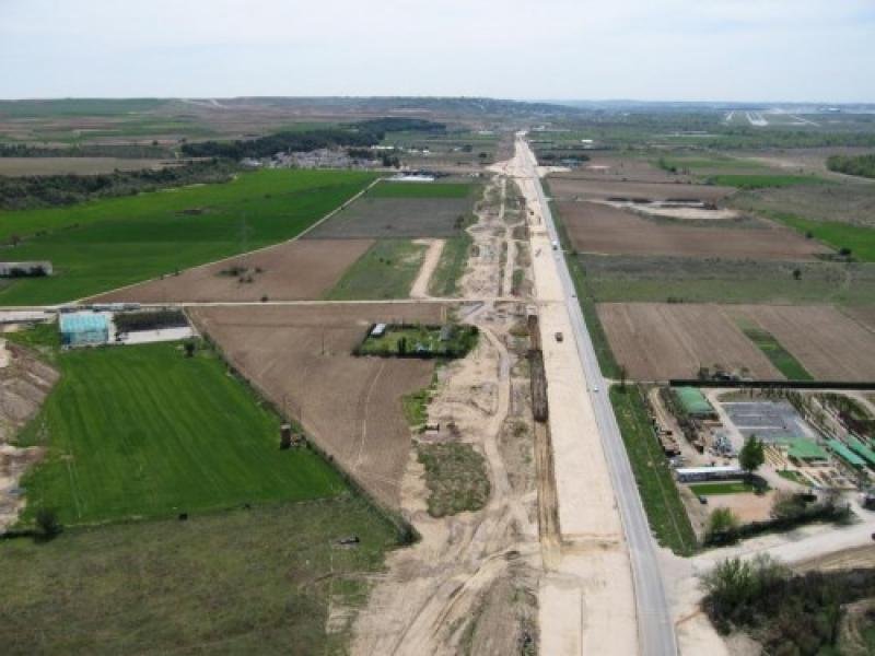 PROYECTO DE CONSTRUCCIÓN Y MODIFICADO Nº1: DUPLICACIÓN DE LA CARRETERA M-111. TRAMO: R-2 A M-100 Y M-106